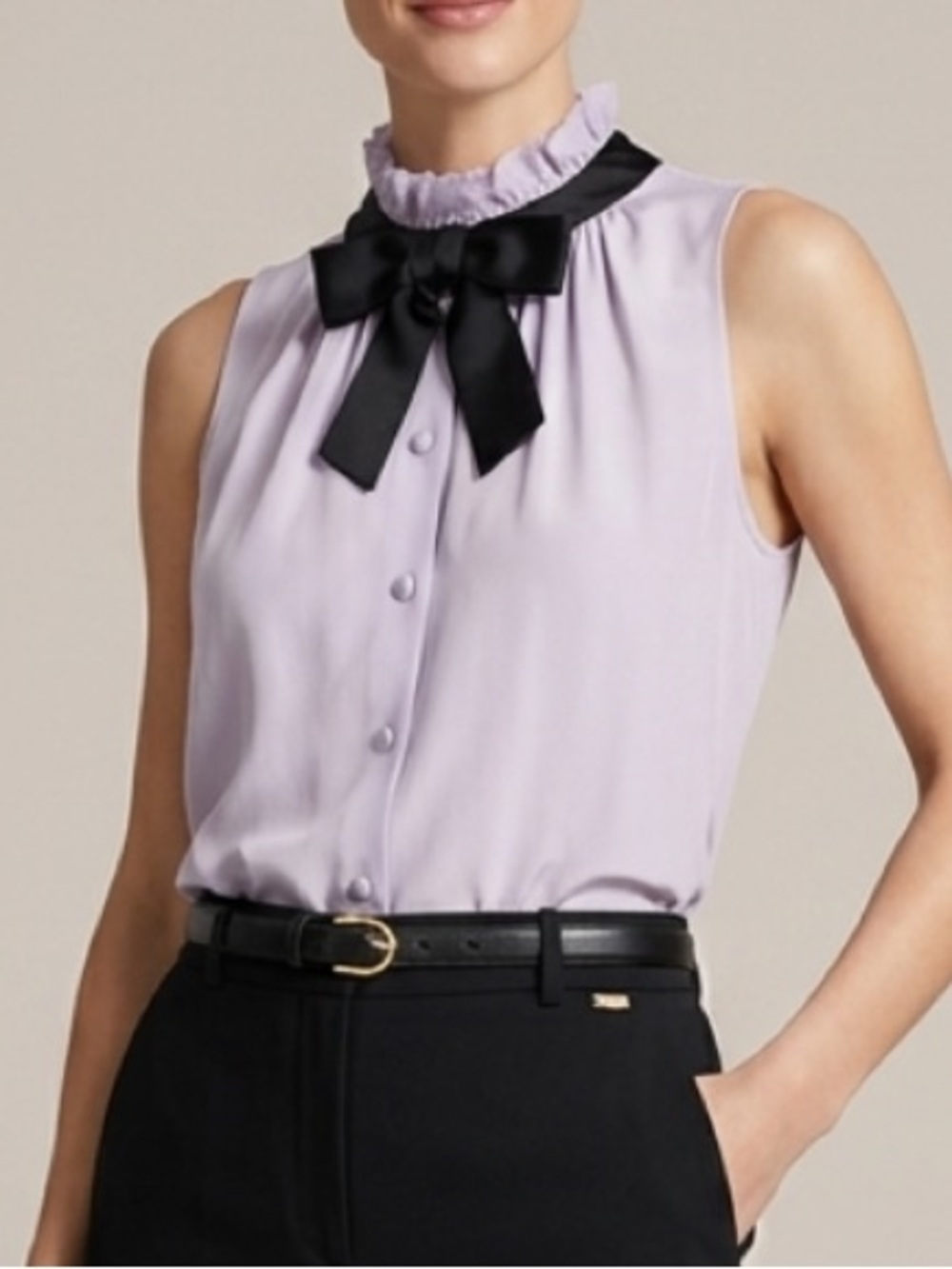 ST. JOHN Silk Sleeveless Blouse Sz 10 Lavender Black Bow Tie Ruffle Collar NWOT